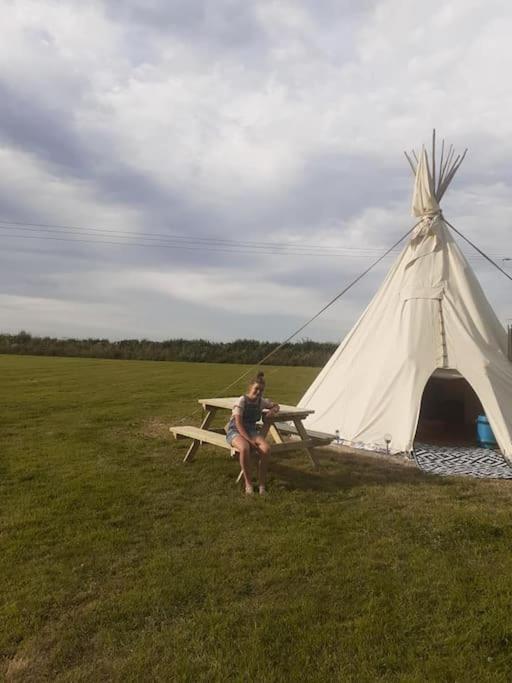 Hawk's View Tipi At Higher Hawksland Farm Luxury tent